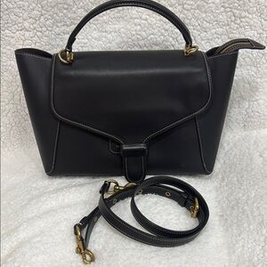 Coach Elegant Black Leather Handbag